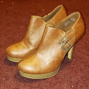 Fioni brown ankle boots